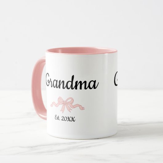 Simple Script Pink Girl Bow Grandma Est. Year Mok (Voorkant links)