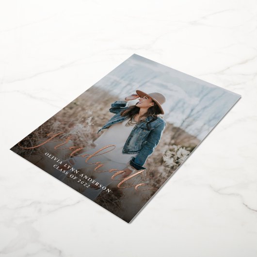 Simple Script Rose Gold Graduation Announcement Folie Uitnodiging (Gedraaid)