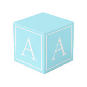 Simple Sky Blue Monogram Kubus (Voorkant hoekig)