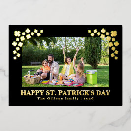 Simple St patricks day Shamrocks family photo Folie Feestdagenkaart