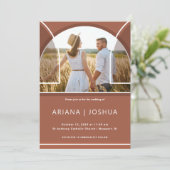 Simple Terracotta Arch Photo Wedding Kaart (Staand voorkant)