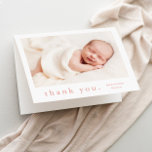 Simple Type Photo-Baby Bedankkaart<br><div class="desc">Een eenvoudige baby van de Foto van het Type dank u kaart met foto op de voorzijde en een volledige naamkopbal en een persoonlijk bericht van de familie op de binnenkant. Klik uitgeven knoop om dit ontwerp met uw foto's en details aan te passen.</div>