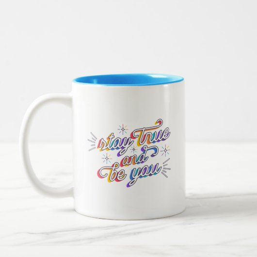 Simple Vibrant Sparkles Stay True and Be You Tweekleurige Koffiemok (Links)