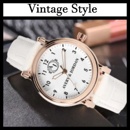 Simple Vintage Style Floral Monogram couple names Horloge