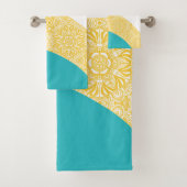 Simple Waves - Bloemenpatroon Turquoise en Geel Bad Handdoek (Insitu)