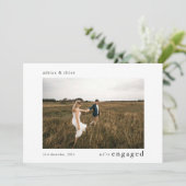 Simple We're Engaged Photo Engagement Party Aankondiging (Staand voorkant)