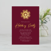 Simple Wine and Gold Snowflake Holiday Party Folie Uitnodiging (Staand Voorkant)