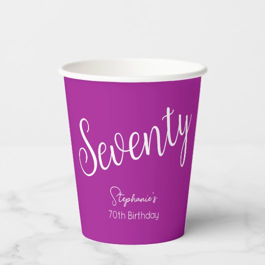 Simply Modern Script Donkerroze 70ste verjaardag Papieren Bekers (Achterkant)