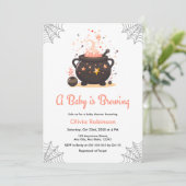 Sinaasappel A Baby brouwt Halloween Baby shower Kaart (Staand voorkant)