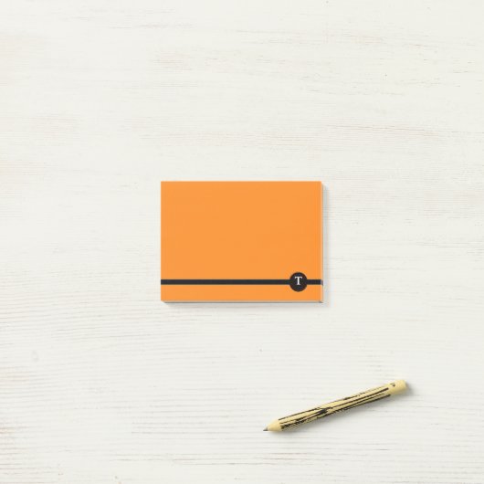 Sinaasappel & Blk Strip Monogram Post-it® notes (Op bureau)