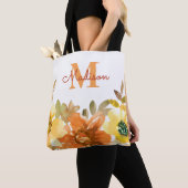 Sinaasappel Bloemige Monogram Naam Cadeau Tote Bag (Dichtbij)