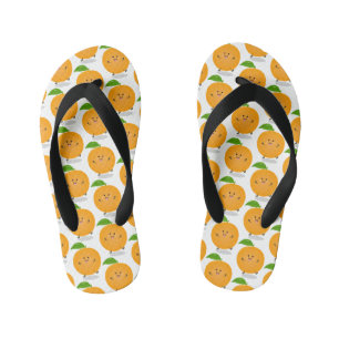 Sinaasappel citrusvruchten die met klauterdansen kinder teenslippers