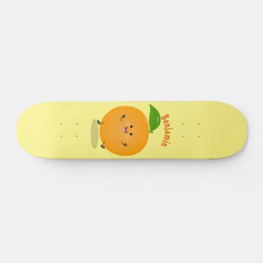 Sinaasappel citrusvruchten die met klauterdansen persoonlijk skateboard (Horizontaal)