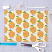 Sinaasappel citrusvruchten die met klauterdansen tissuepapier (Craft)