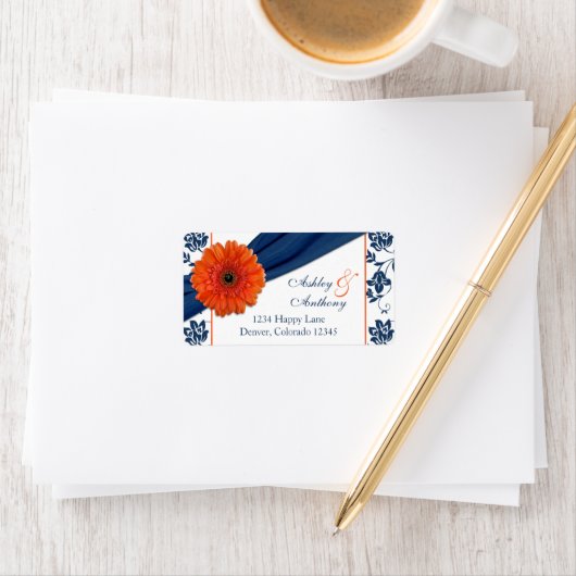 Sinaasappel Daisy Navy Damask Bruiloft Retouradres Etiket (Insitu)