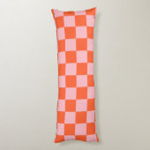 Sinaasappel en Roze Checkerboard Patroon Lichaamskussen (Achterkant (Verticaal))