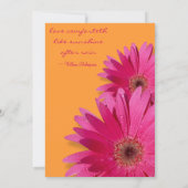 Sinaasappel en roze Gerbera Daisy Wedding Invitati Kaart (Achterkant)