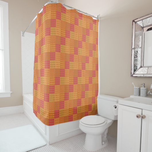 Sinaasappel en Roze Patchwork Patroon Douchegordijn (In situ)