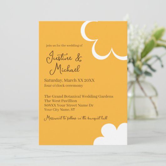 Sinaasappel en wit Retro Flowers Bruiloft Kaart (Staand voorkant)