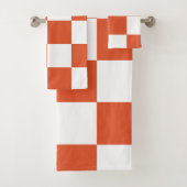 Sinaasappel en wit schaakbordpatroon bad handdoek (Insitu)