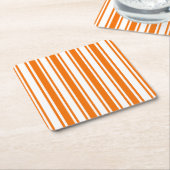 Sinaasappel en witte snoepjes strepen kartonnen onderzetters (Schuin)