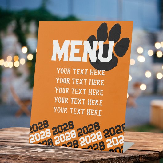 Sinaasappel en Zwart Pawprint Afstuderen Menu Part Reclamebord Met Voetstuk