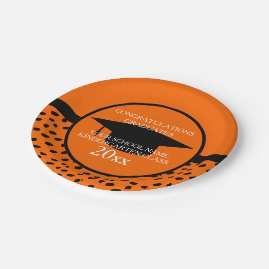 Sinaasappel en zwarte Kindergarten Afstuderen Papieren Bordje (Gekanteld)