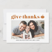 Sinaasappel geeft Bedankt Retro Typografie Thanksg Feestdagenkaart (Voorkant)