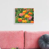 Sinaasappel & gele bloemen uitgerekt canvas print (Insitu (Woonkamer))