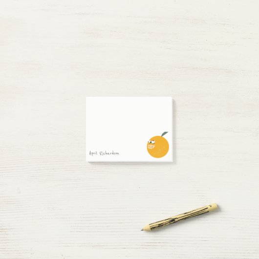 Sinaasappel met zonnebril, met hand uitgetrokken K Post-it® Notes (Op bureau)