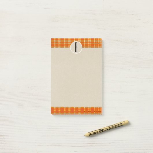 Sinaasappel Pset & Brown Kraft Rustic Monogram Ini Post-it® Notes (Op bureau)