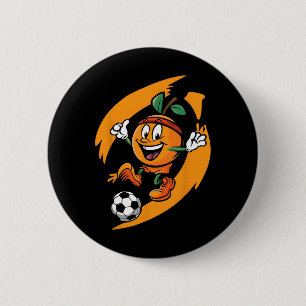 Sinaasappel speelt voetbal ronde button 5,7 cm