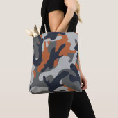 Sinaasappel, Zwart, en Grijze Camouflagestijl Tote Bag (Dichtbij)