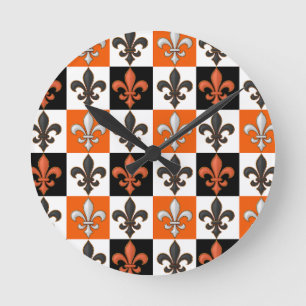 Sinaasappel Zwart Wit Geruit Fleur-de-lis Design Ronde Klok