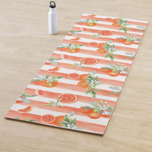 Sinaasappels op Sinaasappel en witte strepen Yogamat (In situ)