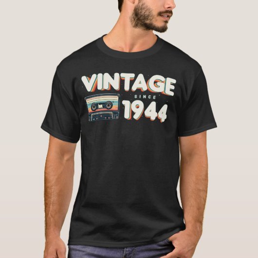  sinds 1944 Nostalgische &  muziek Geboorte T-shirt (Voorkant)