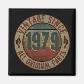  SINDS 1979 ALLE OORSPRONKELIJKE ONDERDELEN. MAGNEET (Voorkant)