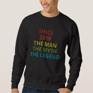 Sinds 2019 is het Man The Myth The Legend Cadeau Trui