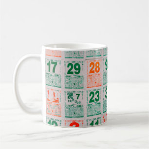 Singapore-21 JUL 2019: Chinees kalender-pagina Koffiemok