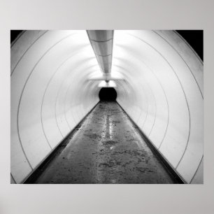 Singapore. Een verlichte voetgangerstunnel in Poster