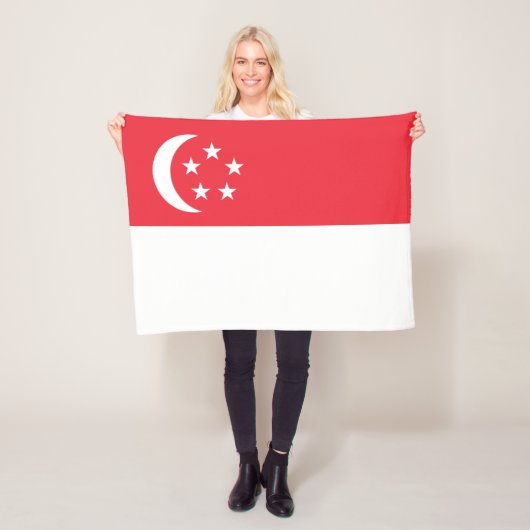 Singapore Flag Fleece Deken (In situ)