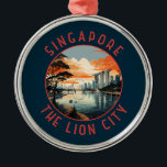 Singapore Retro Noodlijdende Cirkel Metalen Ornament<br><div class="desc">Singapore retro vector reisontwerp. Marina Bay is een luxe gebied van wolkenkrabbers,  chique hotels en luxe winkelcentra. Het staat bekend om het torenhoge reuzenrad van de Singapore Flyer en de bloemserres en kleurrijke Supertree's of Gardens by the Bay.</div>