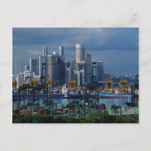 Singapore skyline met Tanjong Container Port, zonn Briefkaart