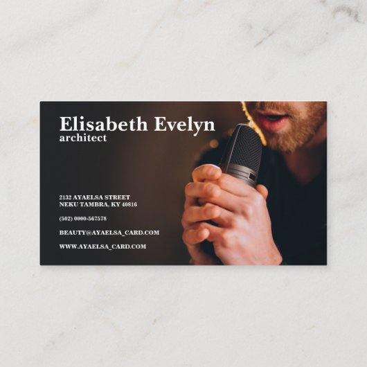 Singer met microfoon in studio visitekaartje (Achterkant)