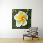 Single Frangipani Blossom Realism Art Wandkleed (In situ)
