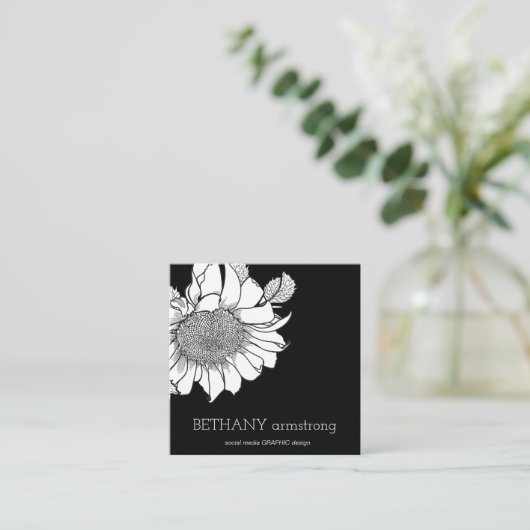 Single Hand Getrokken Zonnebloem Stem Zwart & Wit Vierkante Visitekaartje (Staand voorkant)