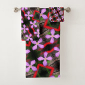 Single Lavender Clematis Flower Abstract Patroon Bad Handdoek (Insitu)