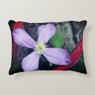 Single Lavender Clematis Flower Accent Kussen