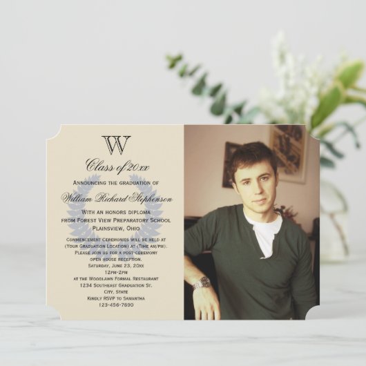 Single Letter Monogram Blue Photo Afstuderen Kaart (Staand voorkant)