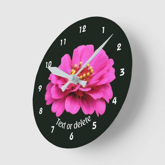 Single Pink Zinnia Flower Personalized Ronde Klok (Hoek)